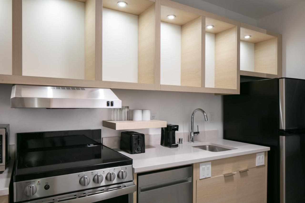 Towneplace Suites By Marriott Oshkosh Esterno foto