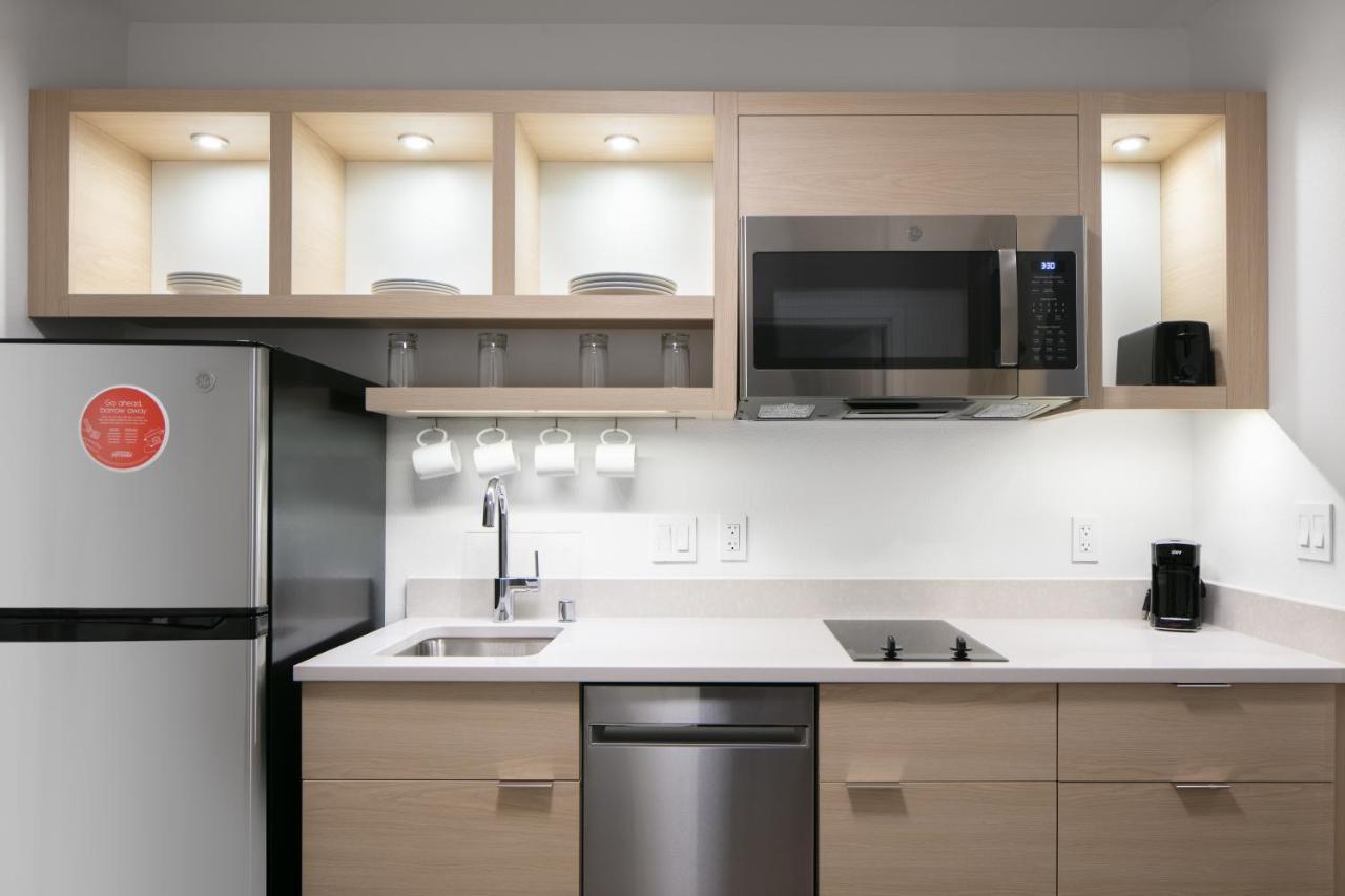 Towneplace Suites By Marriott Oshkosh Esterno foto