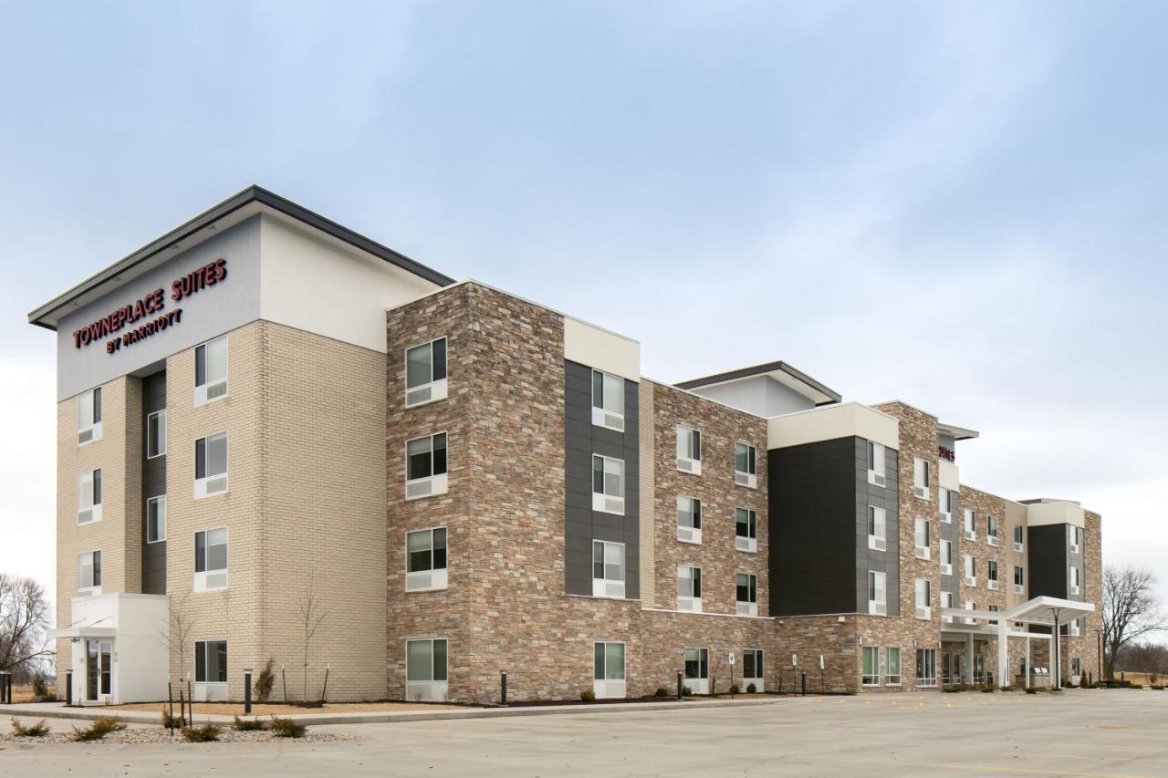 Towneplace Suites By Marriott Oshkosh Esterno foto
