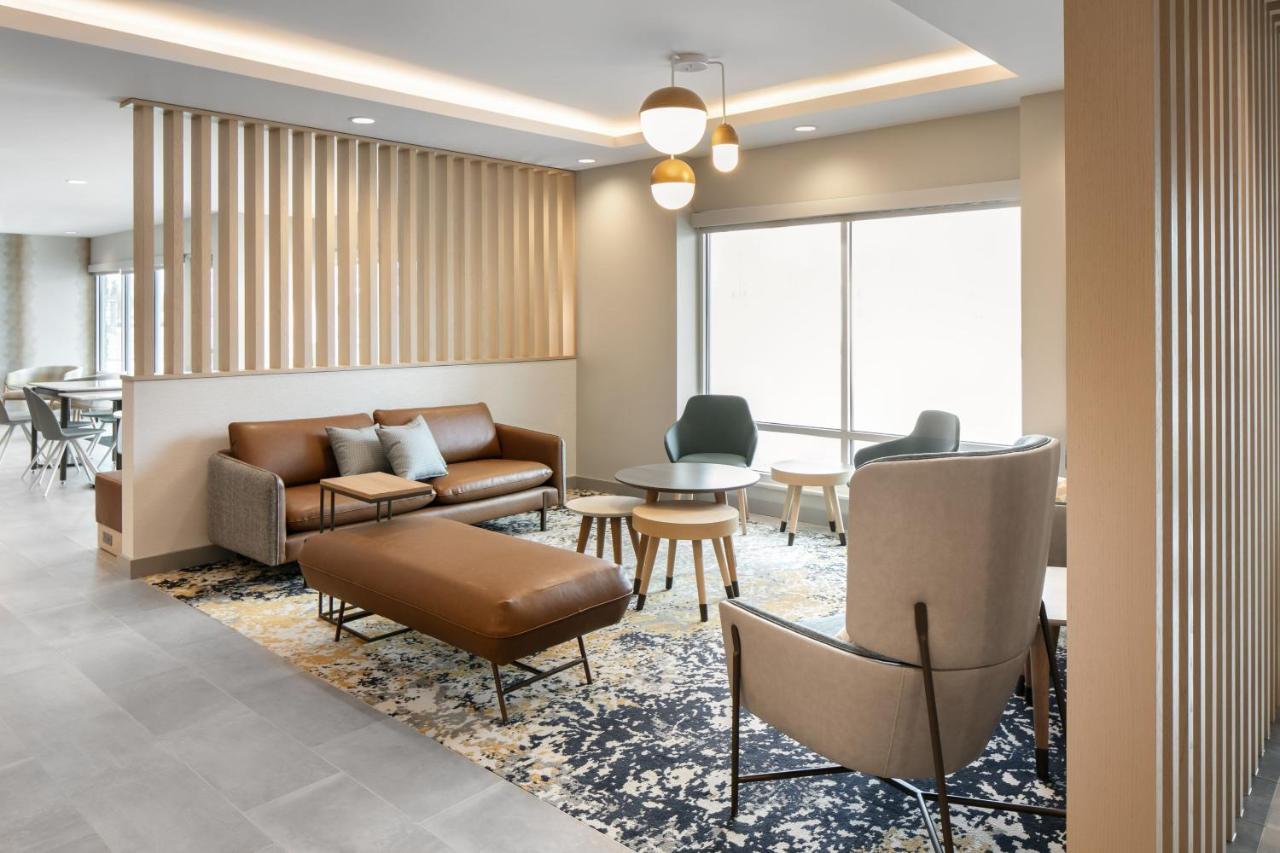 Towneplace Suites By Marriott Oshkosh Esterno foto