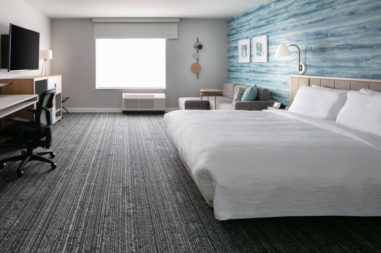 Towneplace Suites By Marriott Oshkosh Esterno foto