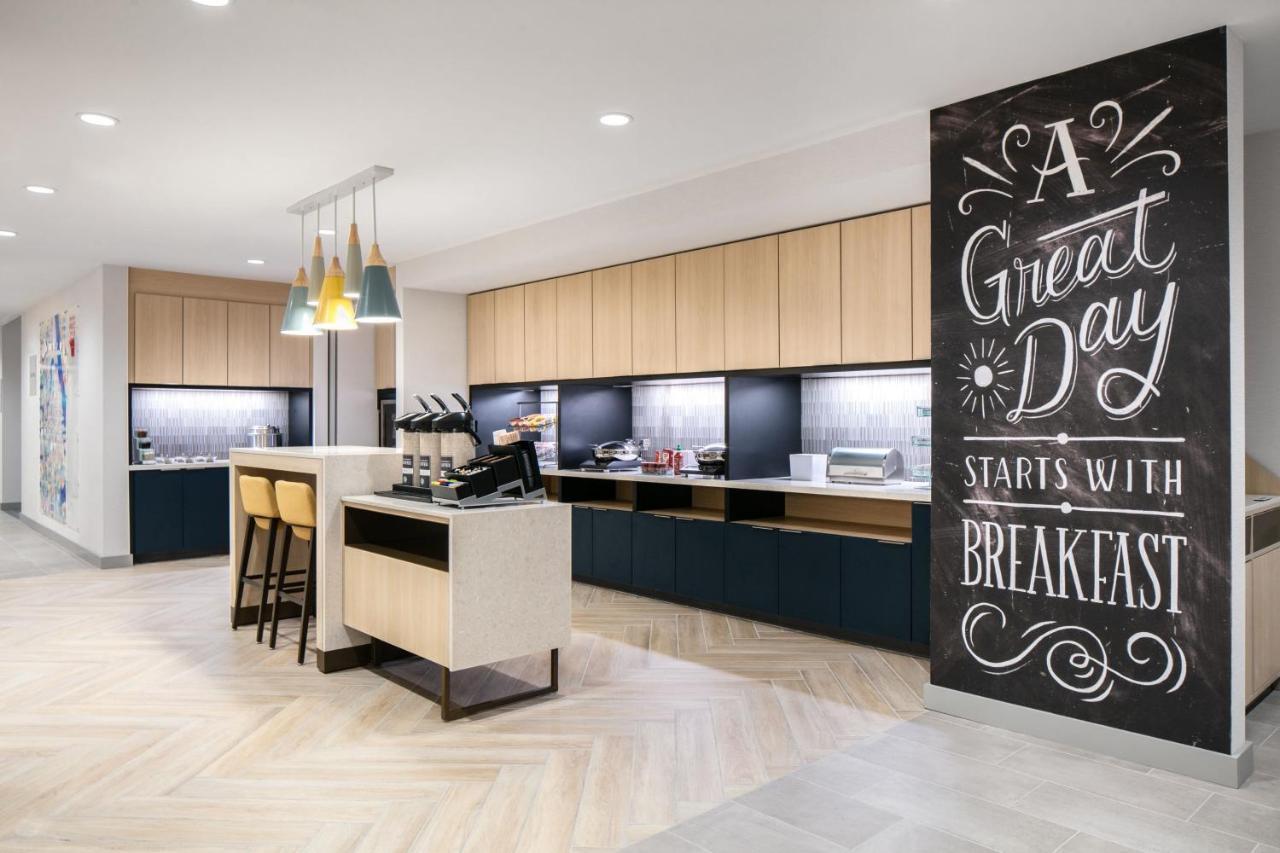 Towneplace Suites By Marriott Oshkosh Esterno foto