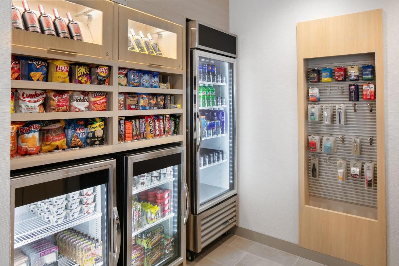 Towneplace Suites By Marriott Oshkosh Esterno foto